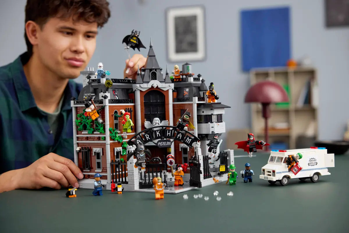 Arkham Asylum™ 76300